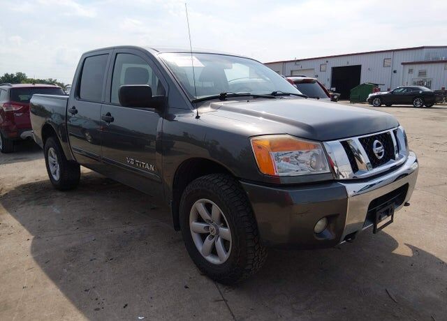 2011 NISSAN Titan