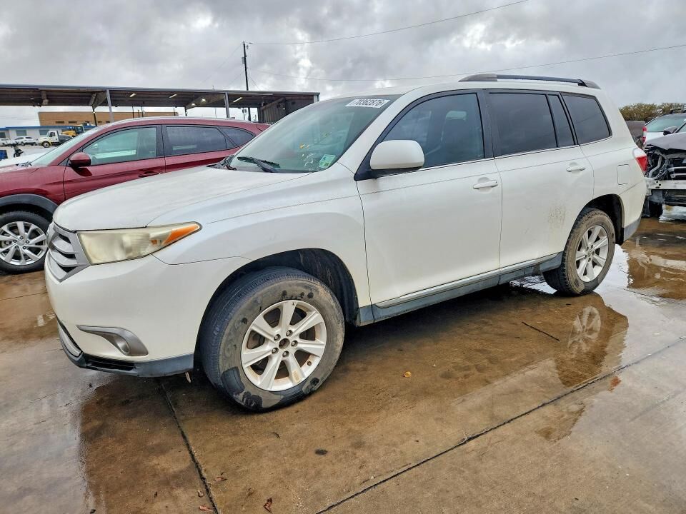 2011 TOYOTA Highlander