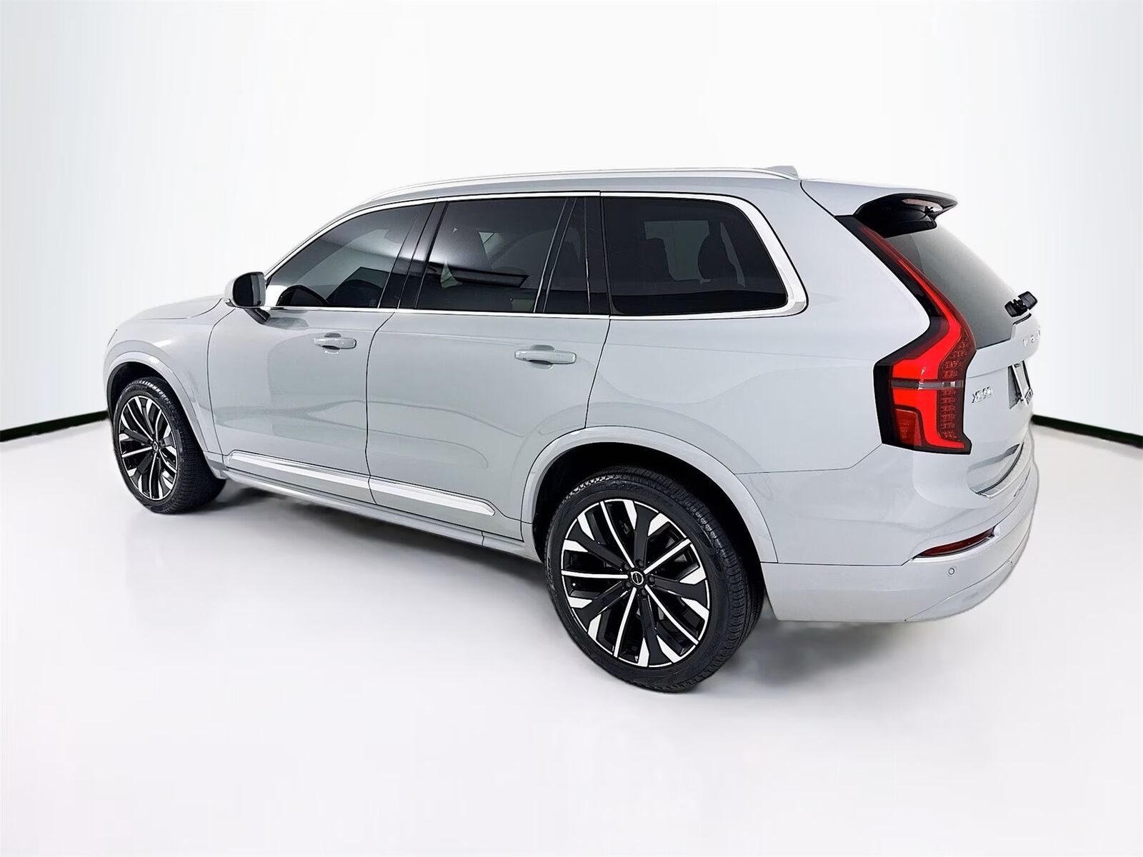 2025 VOLVO XC90