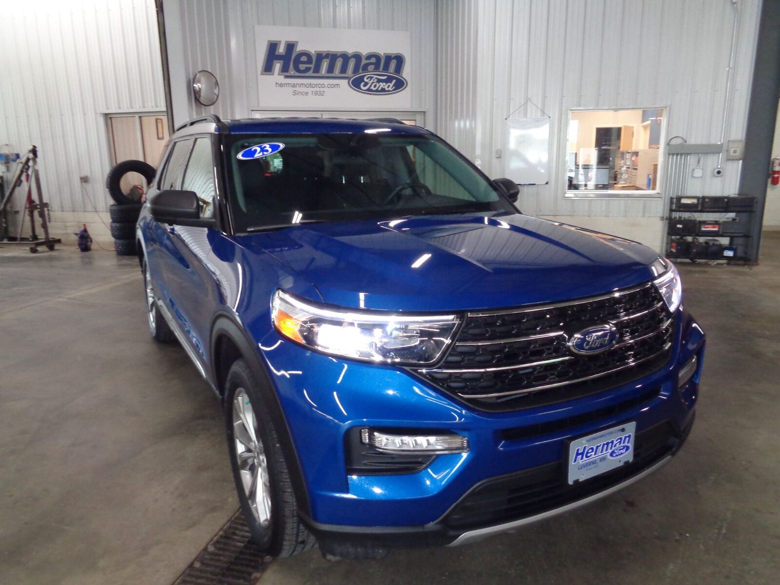 2023 FORD Explorer