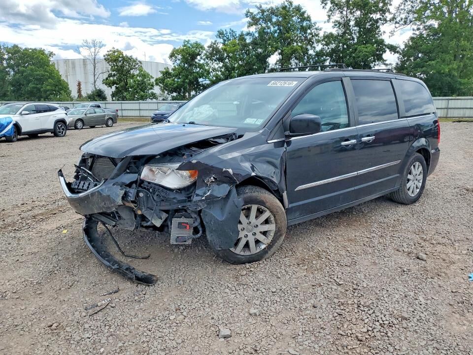 2015 CHRYSLER Town and Country