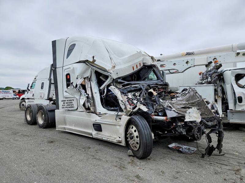 2023 FREIGHTLINER Cascadia
