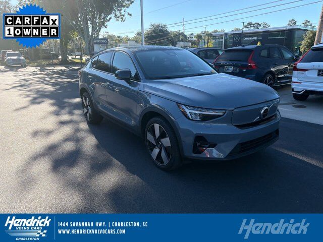 2023 VOLVO C40