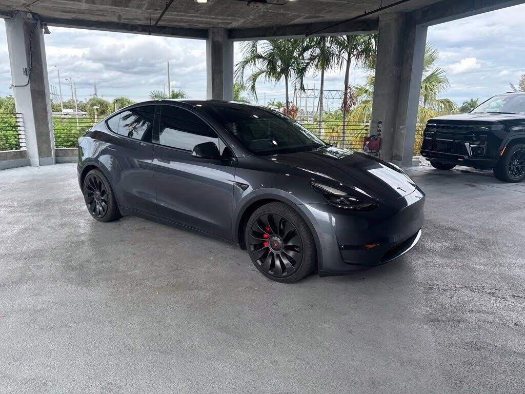 2021 TESLA Model Y