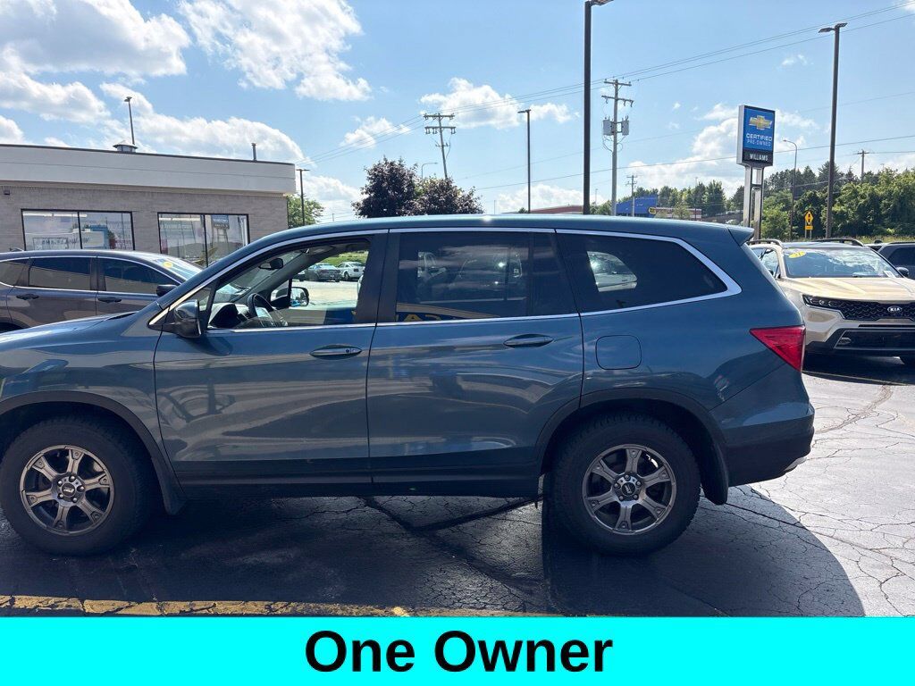 2017 HONDA Pilot