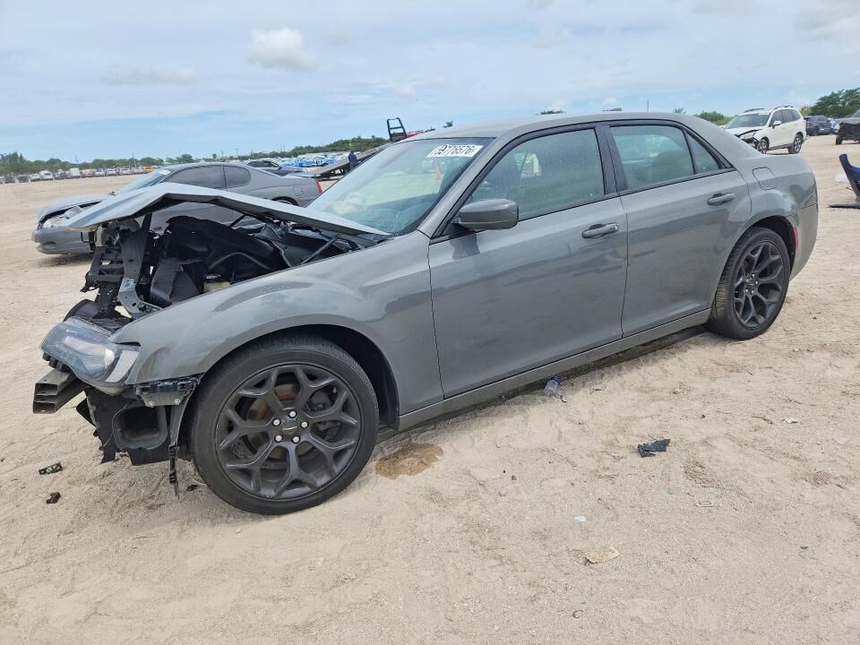 2019 CHRYSLER 300
