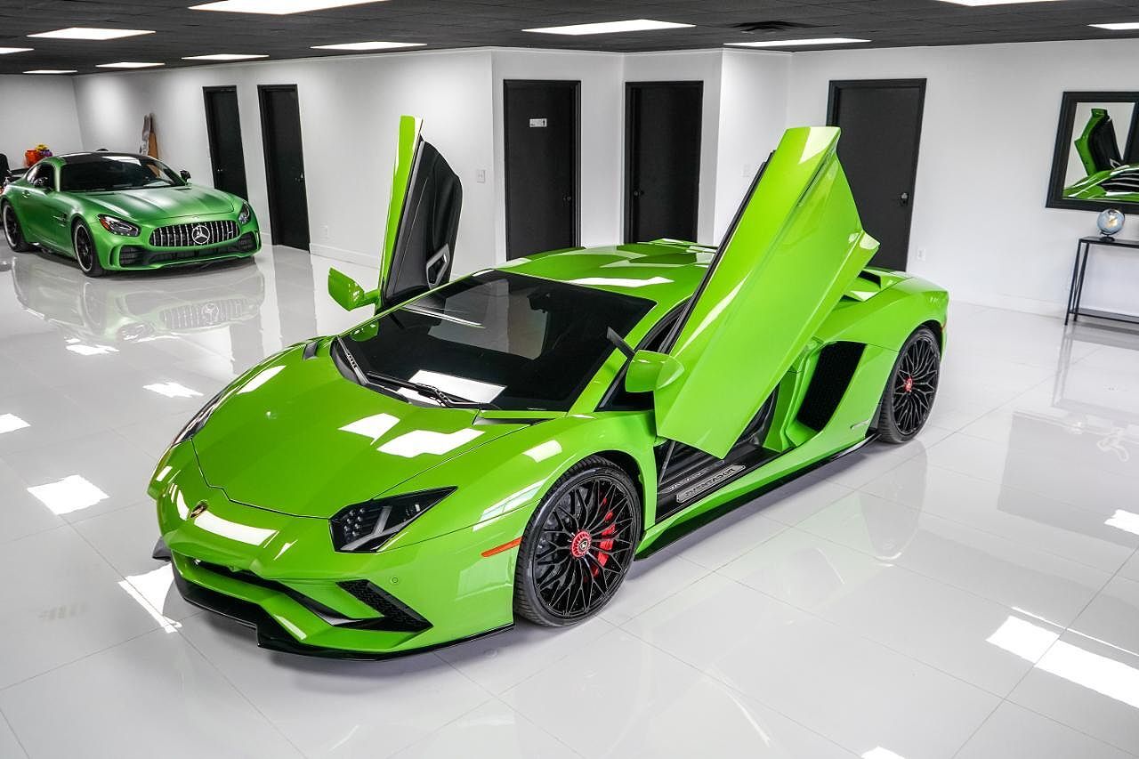 2018 LAMBORGHINI Aventador