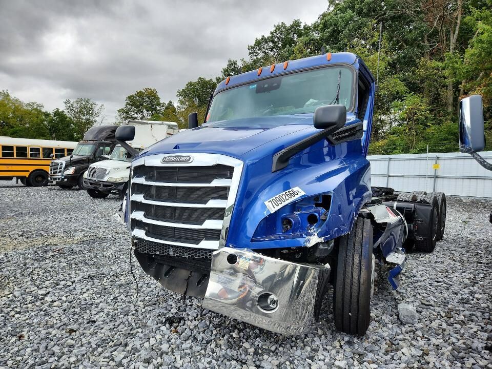 2025 FREIGHTLINER Cascadia