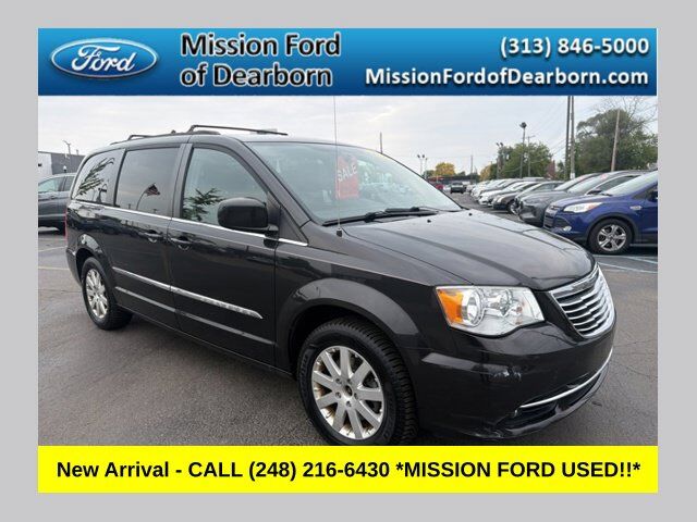 2015 CHRYSLER Town and Country