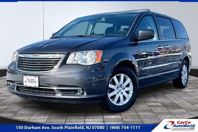 2016 CHRYSLER Town and Country