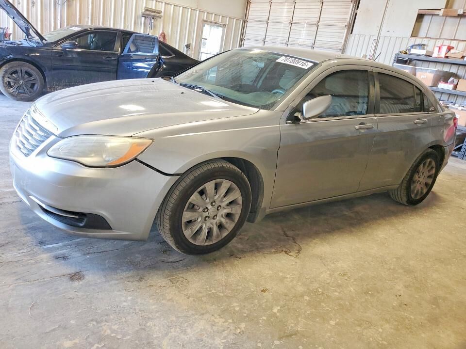 2013 CHRYSLER 200