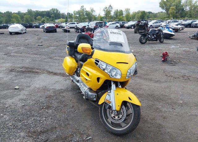 2001 HONDA GL1800