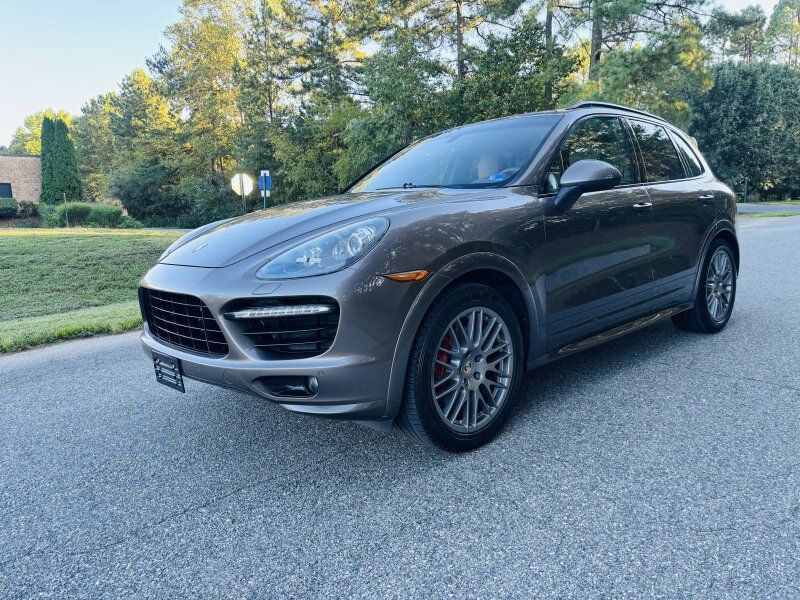 2014 PORSCHE Cayenne