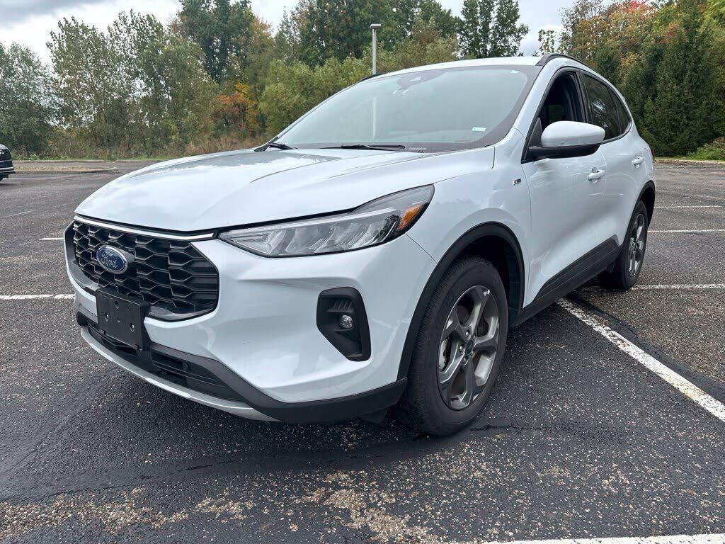 2025 FORD Escape