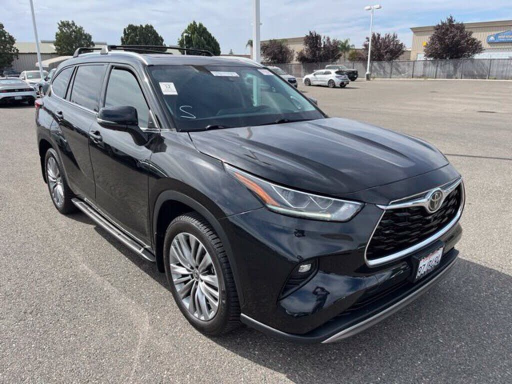 2022 TOYOTA Highlander