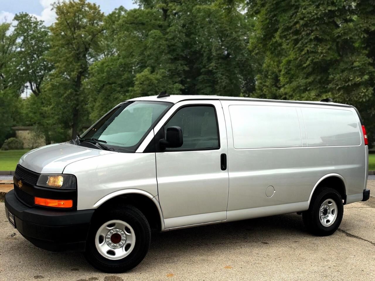2022 CHEVROLET Express