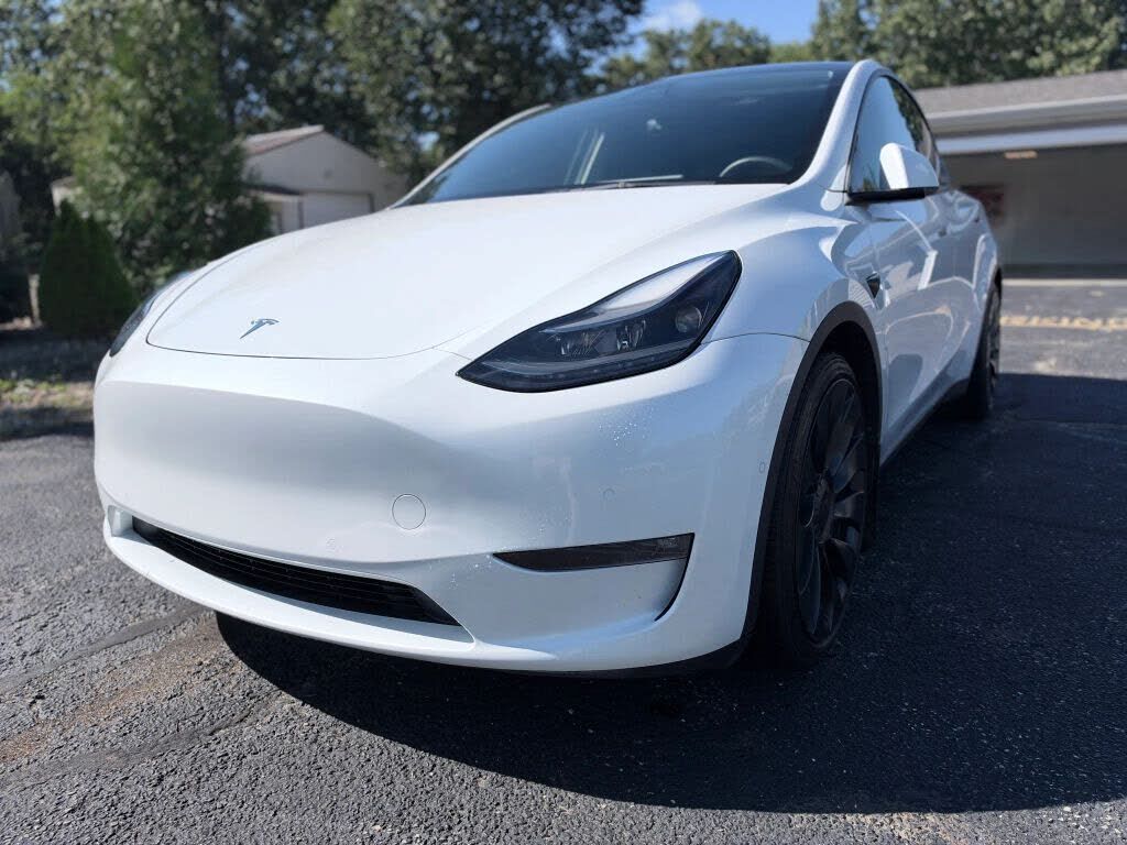 2022 TESLA Model Y