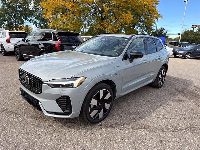 2025 VOLVO XC60