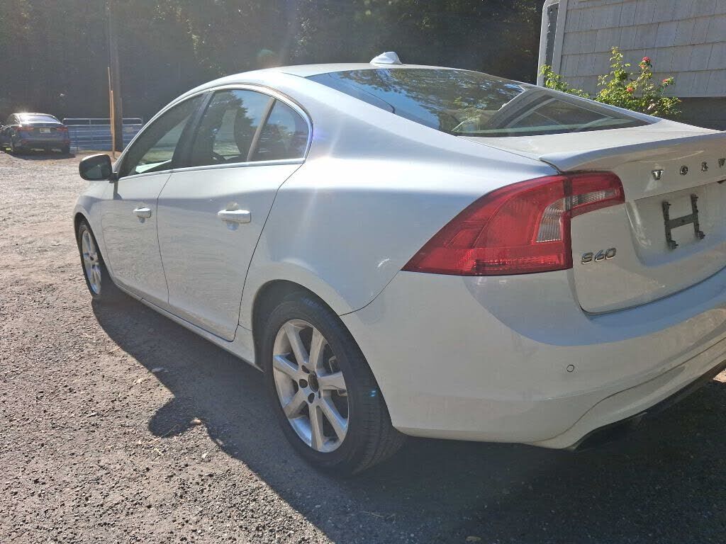 2016 VOLVO S60