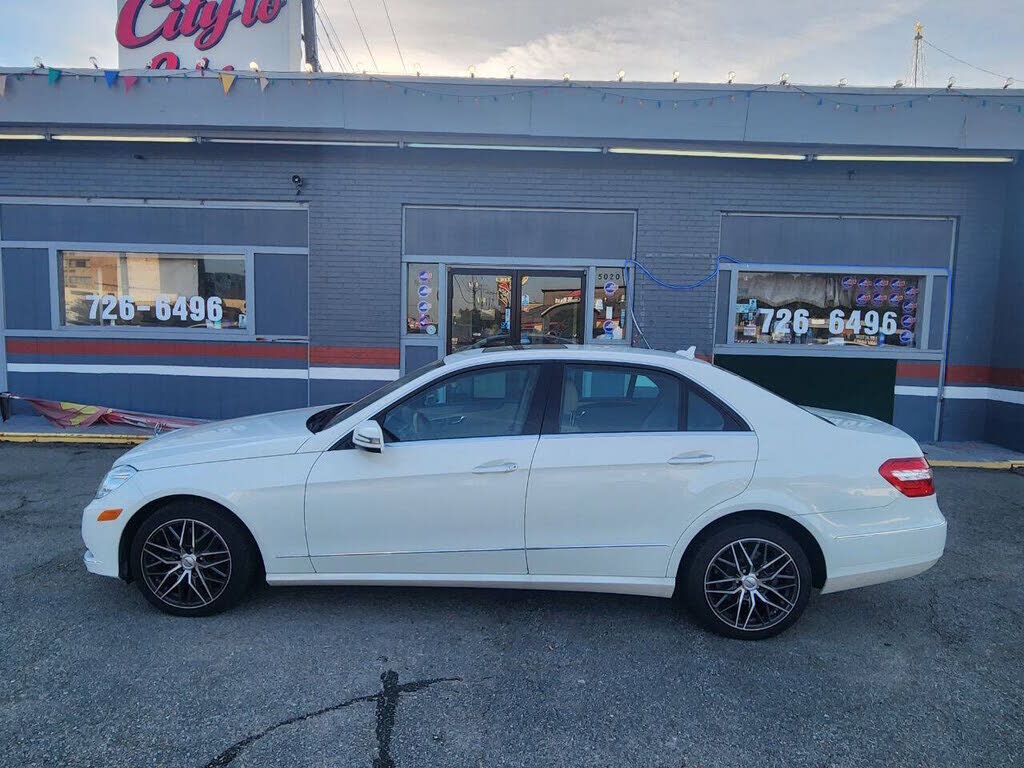 2011 MERCEDES-BENZ E-Class