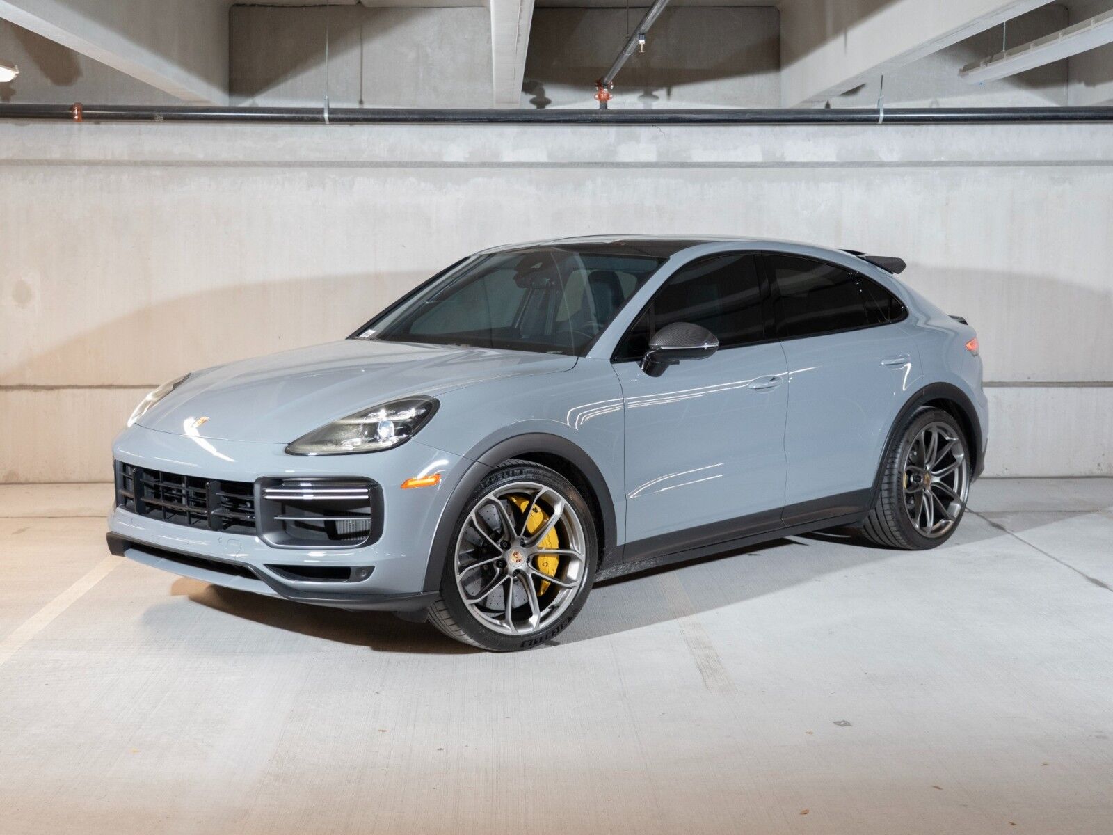 2022 PORSCHE Cayenne