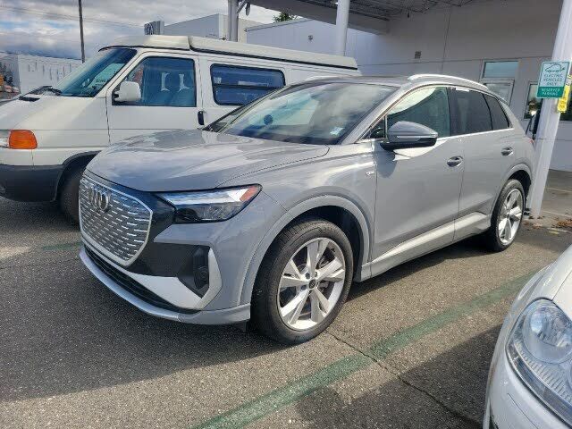 2023 AUDI Q4