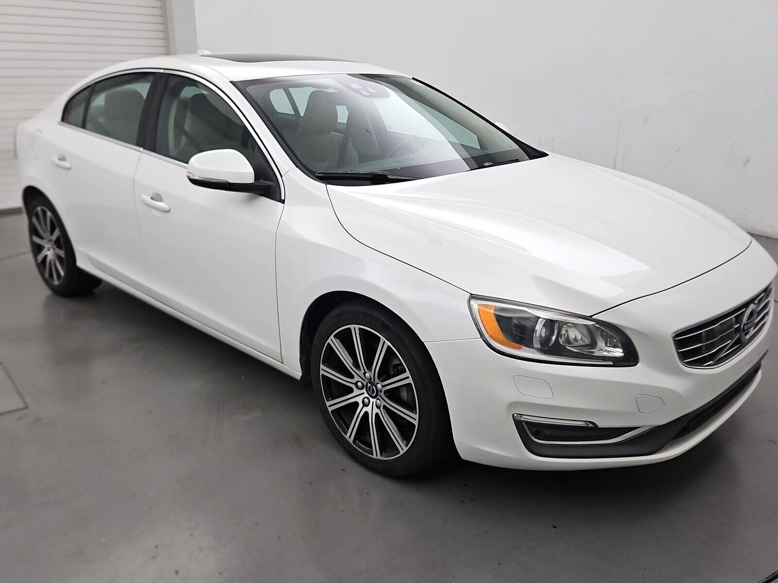 2017 VOLVO S60