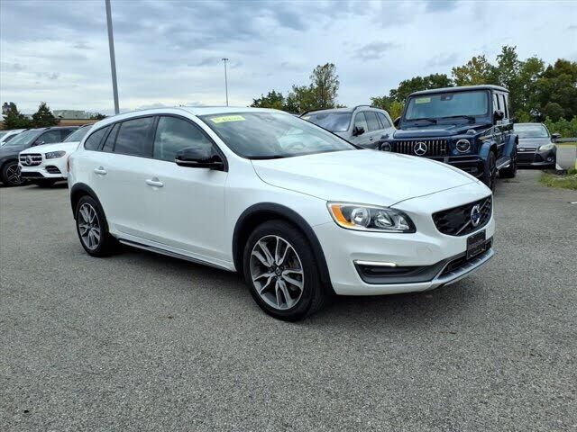 2016 VOLVO V60CC