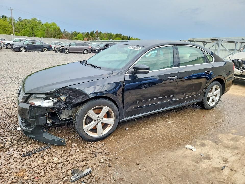 2013 VOLKSWAGEN Passat