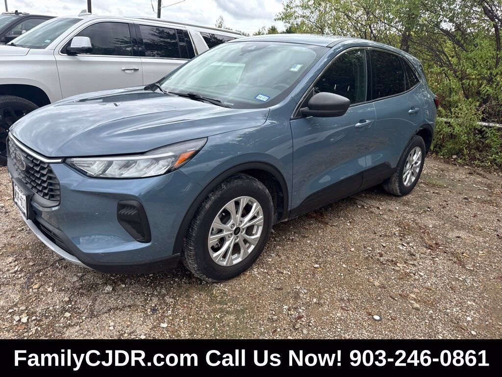 2023 FORD Escape