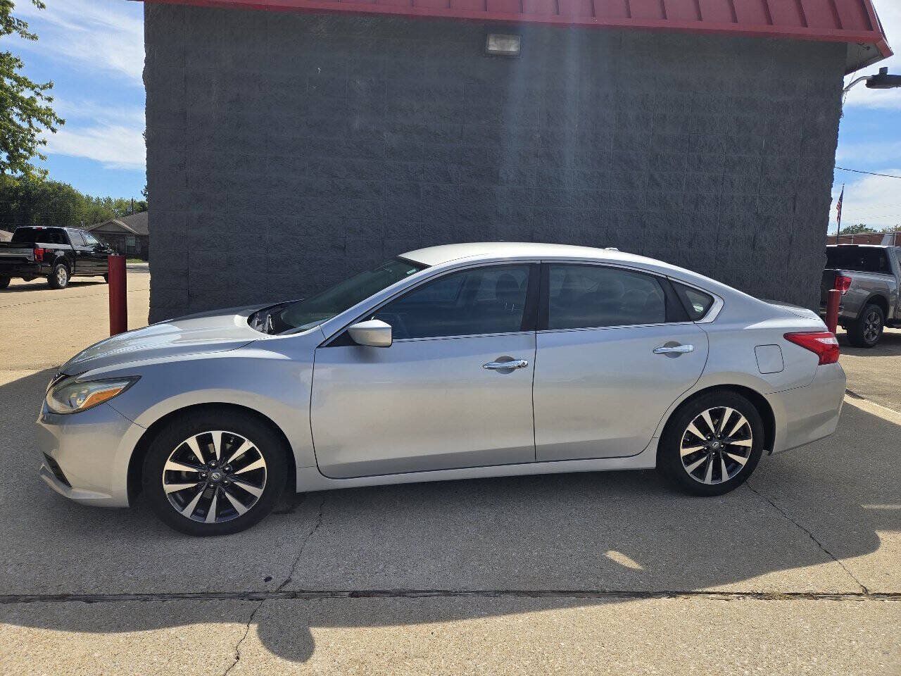 2017 NISSAN Altima
