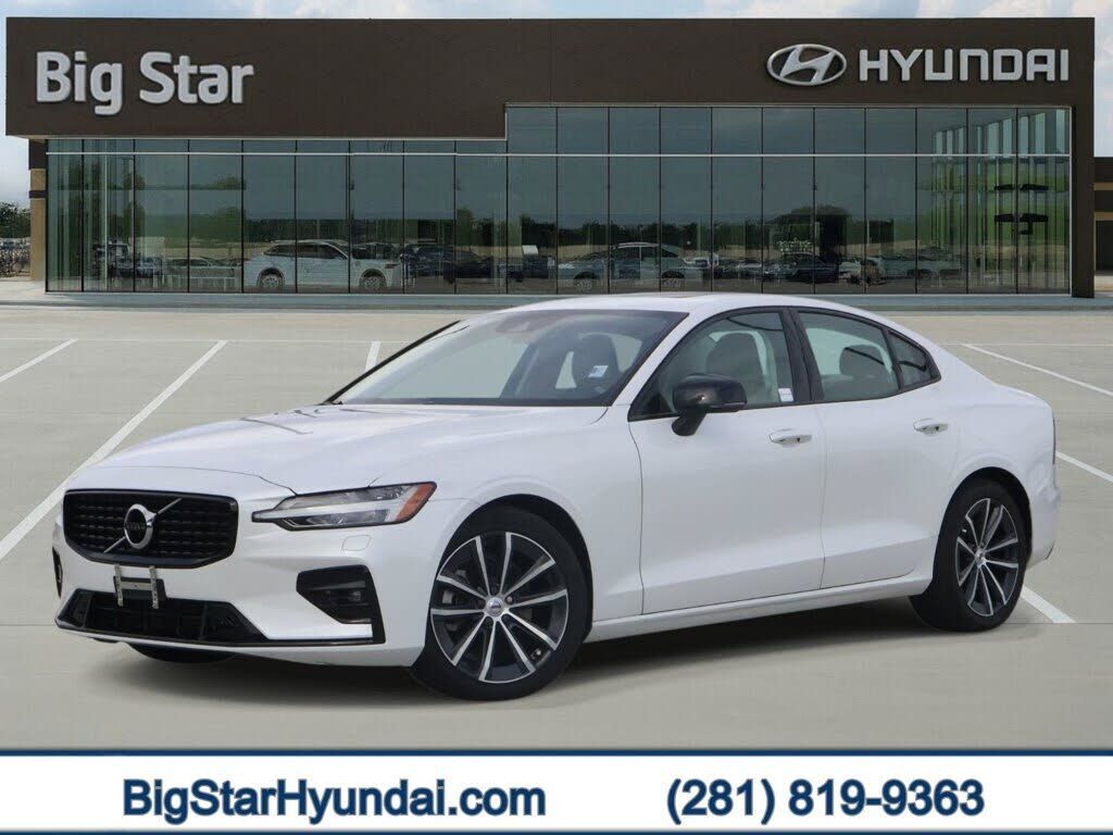 2022 VOLVO S60