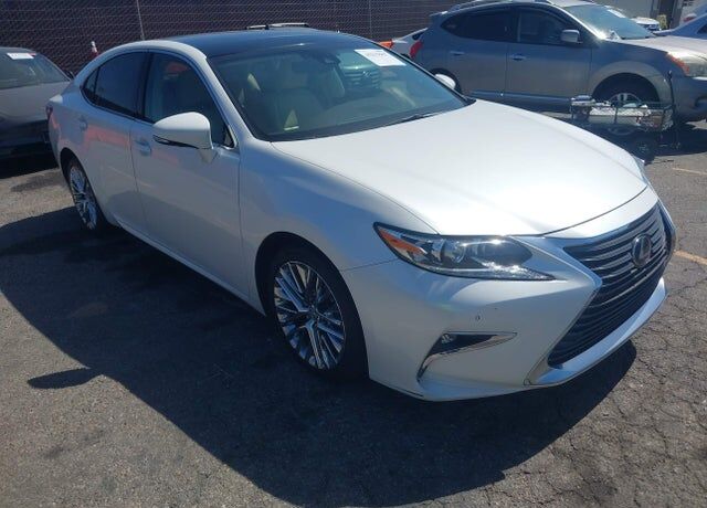 2017 LEXUS ES