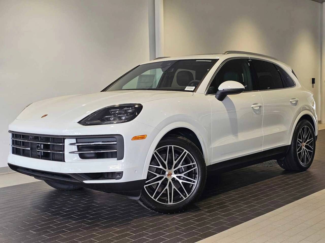 2025 PORSCHE Cayenne