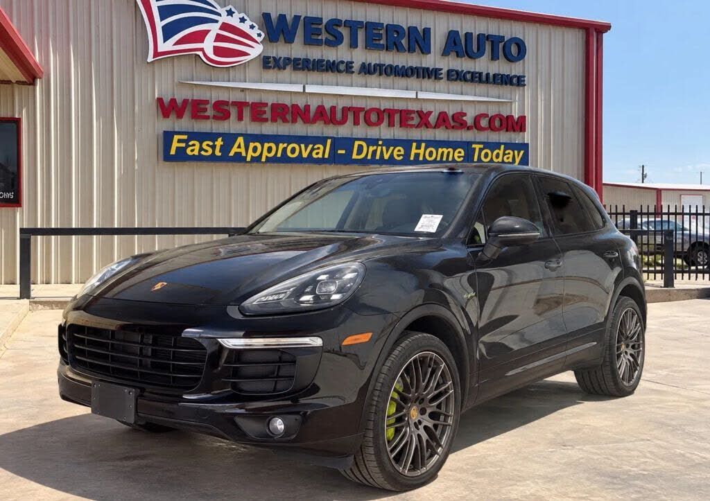 2016 PORSCHE Cayenne