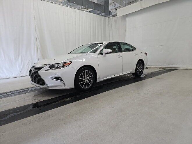 2016 LEXUS ES