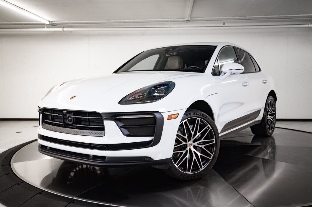 2023 PORSCHE Macan