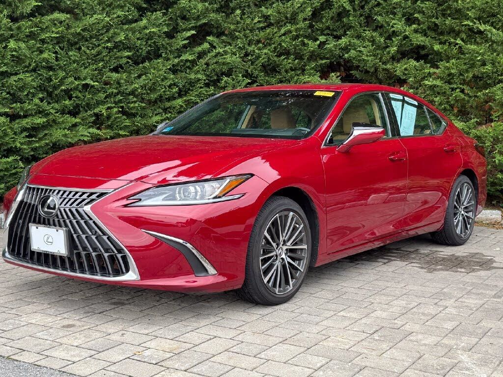 2024 LEXUS ES