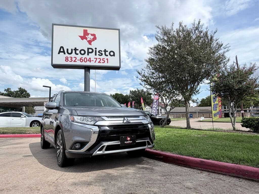 2020 MITSUBISHI Outlander