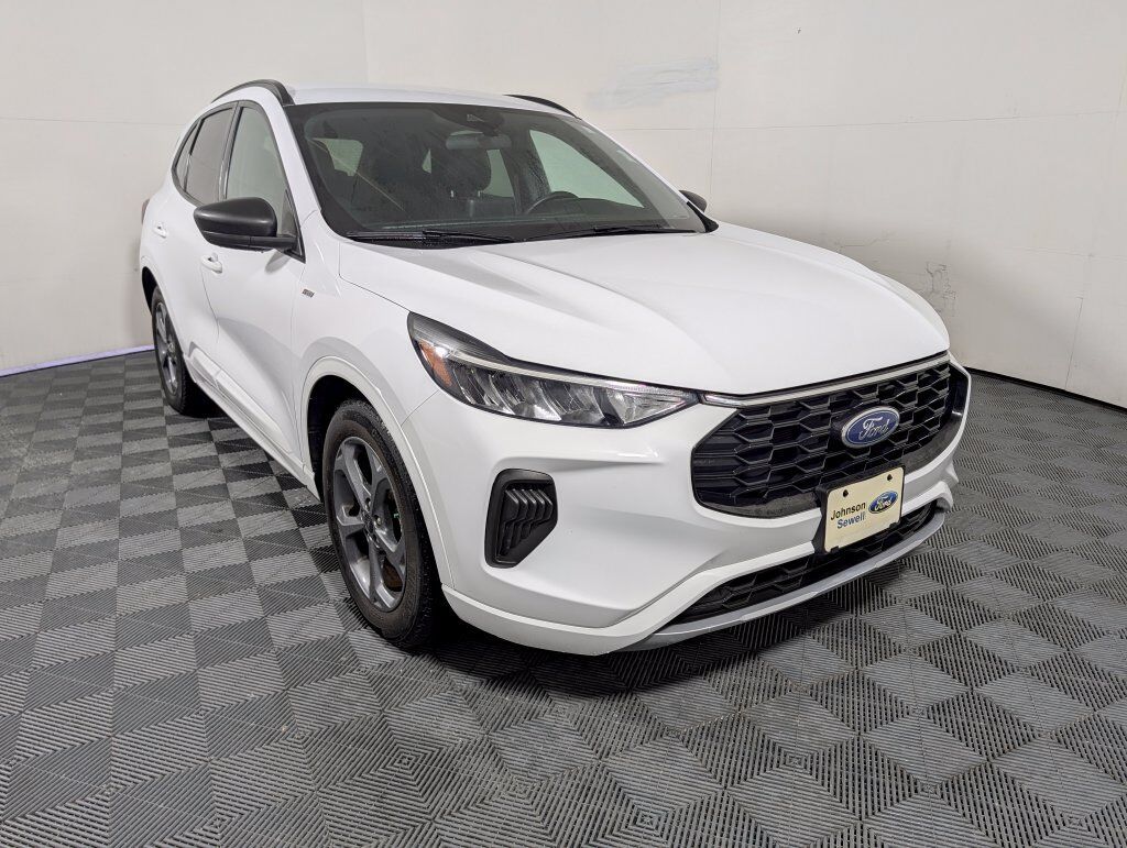 2023 FORD Escape