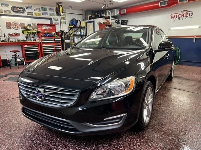 2015 VOLVO S60