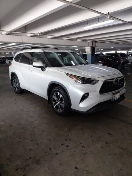 2022 TOYOTA Highlander