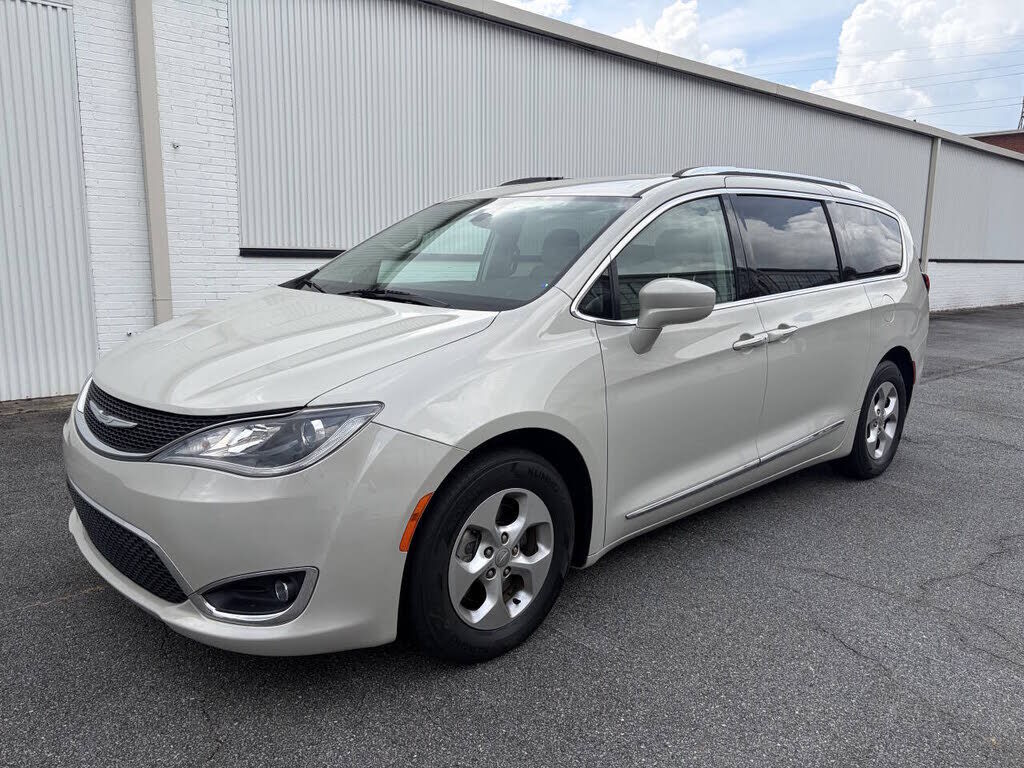 2017 CHRYSLER Pacifica