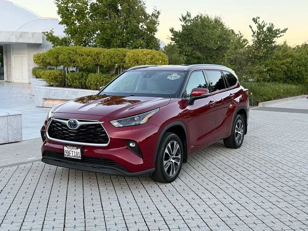 2022 TOYOTA Highlander
