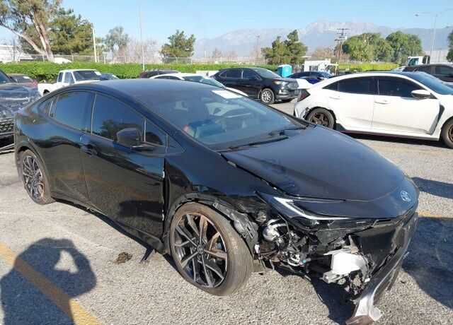 2024 TOYOTA Prius