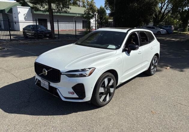 2024 VOLVO XC60