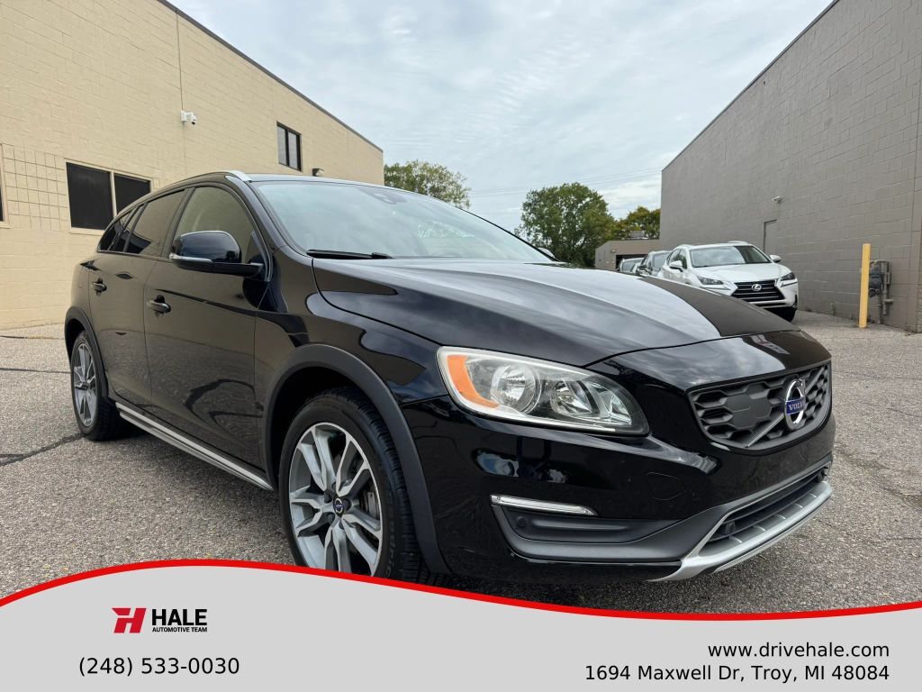 2016 VOLVO V60CC
