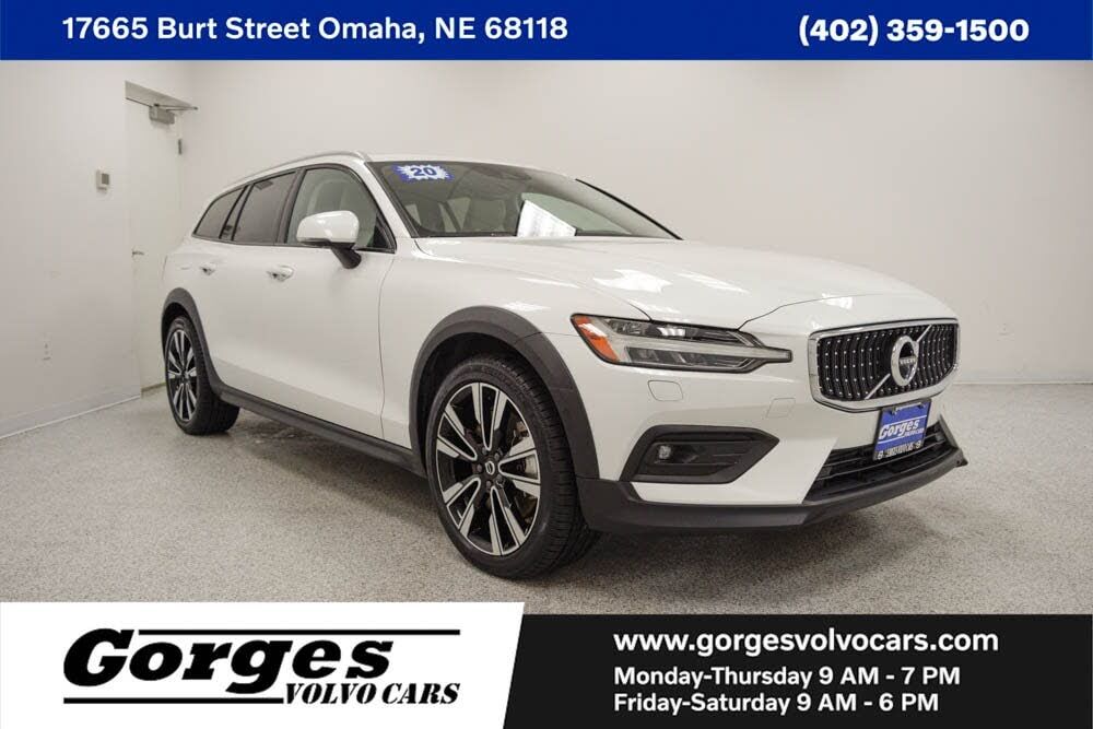 2020 VOLVO V60CC