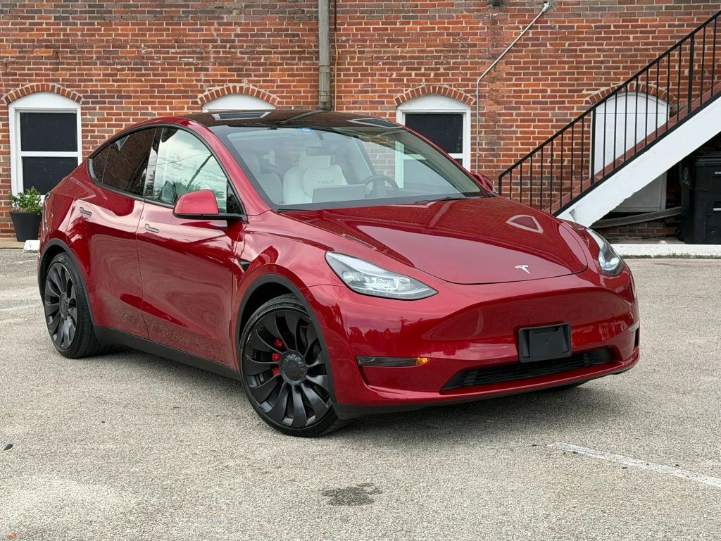 2024 TESLA Model Y