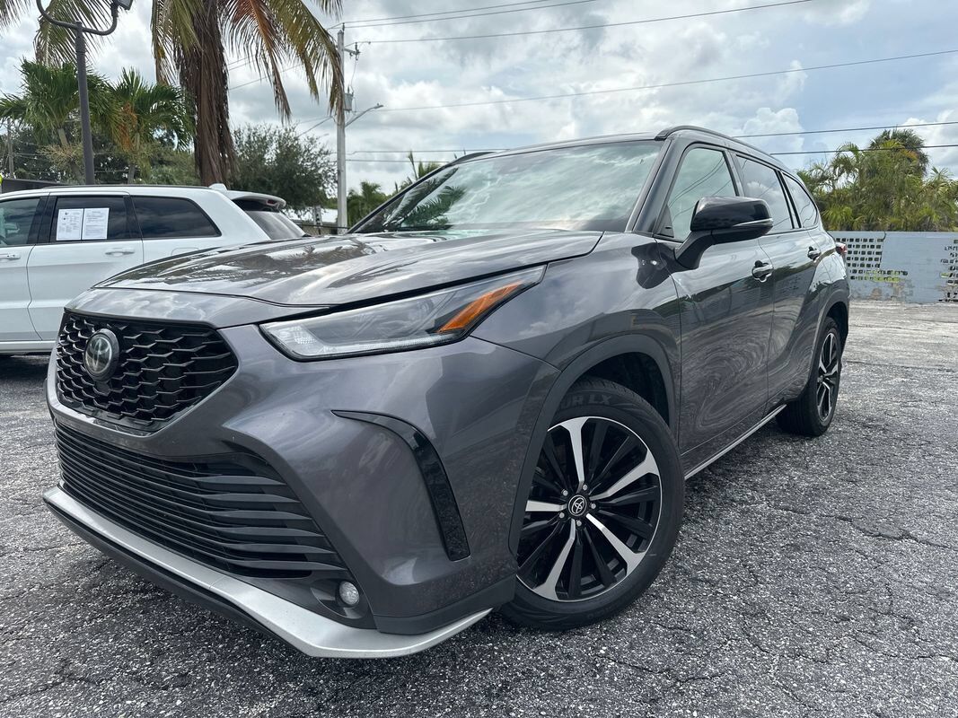 2022 TOYOTA Highlander